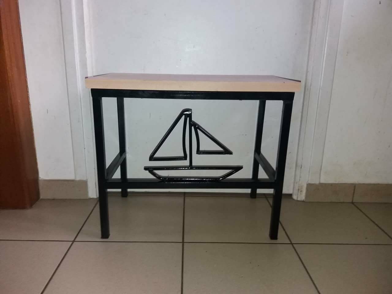 petite able d'appoint bateau