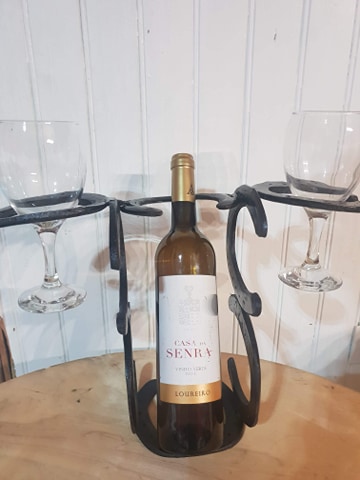 support à bouteille avec verres